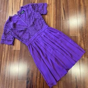 Lulus Purple‎ Dress Lace Top Dress Short Sleeve Pleated Skirt Size Small